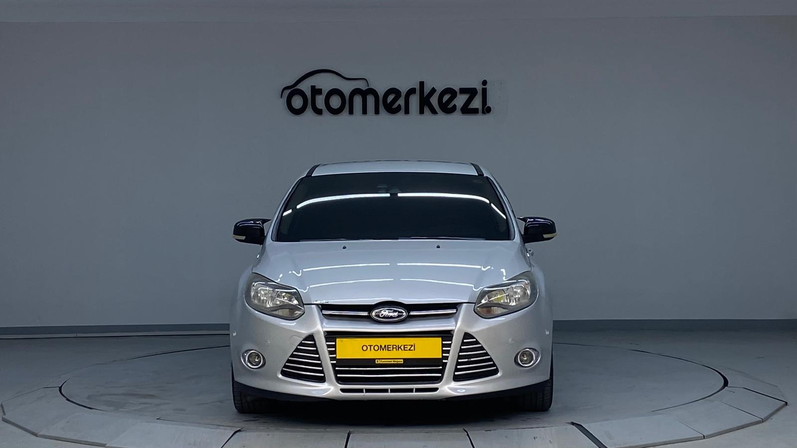 FORD FOCUS 6